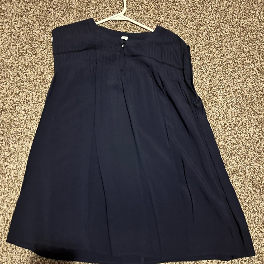 Old Navy Size 1x Plus Navy Sleeveless blouse